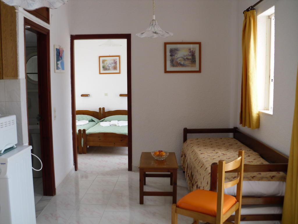 Mertonas Studios Karpathos Exteriör bild